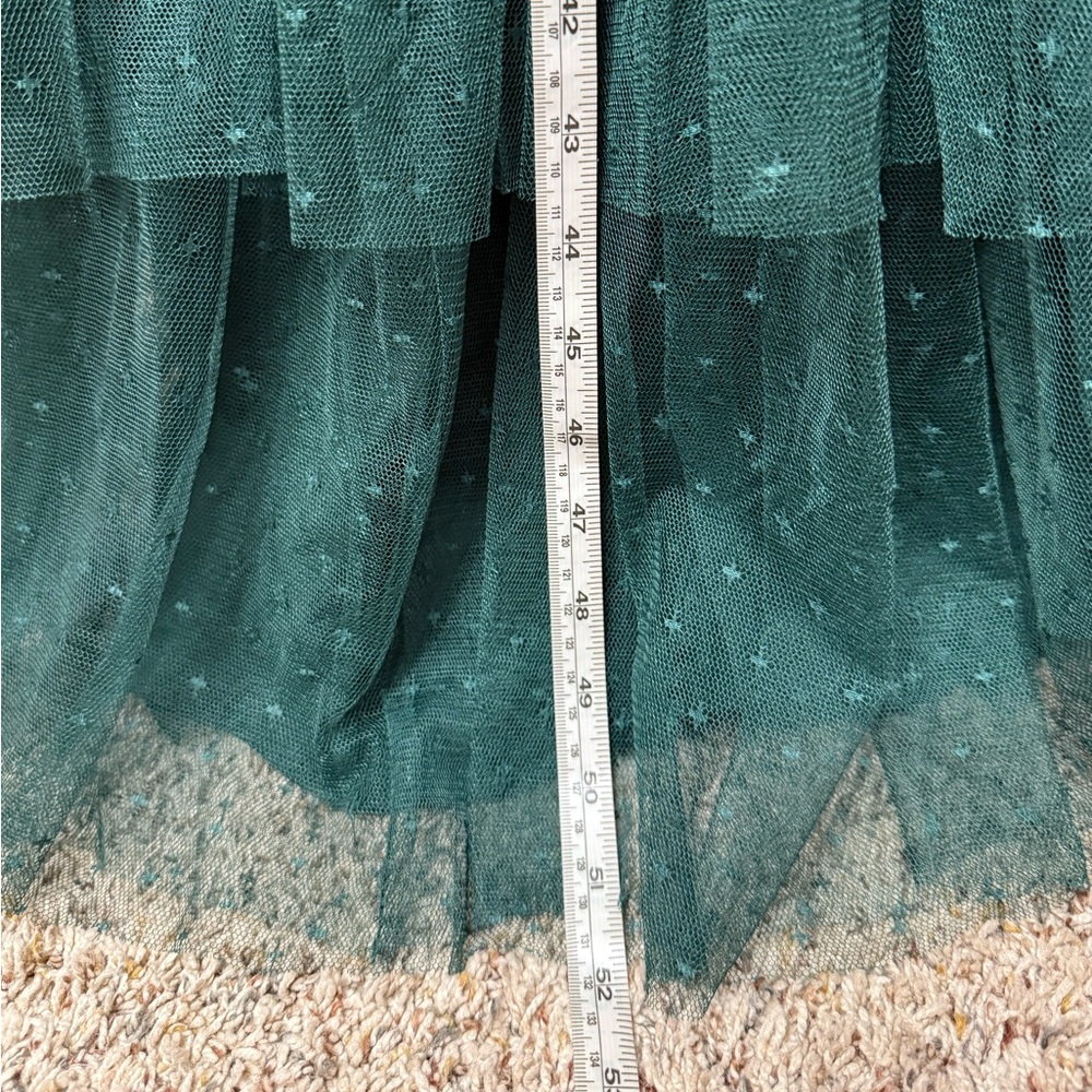 Elegant Emerald Green Tiered Dress - Picture 5 of 7